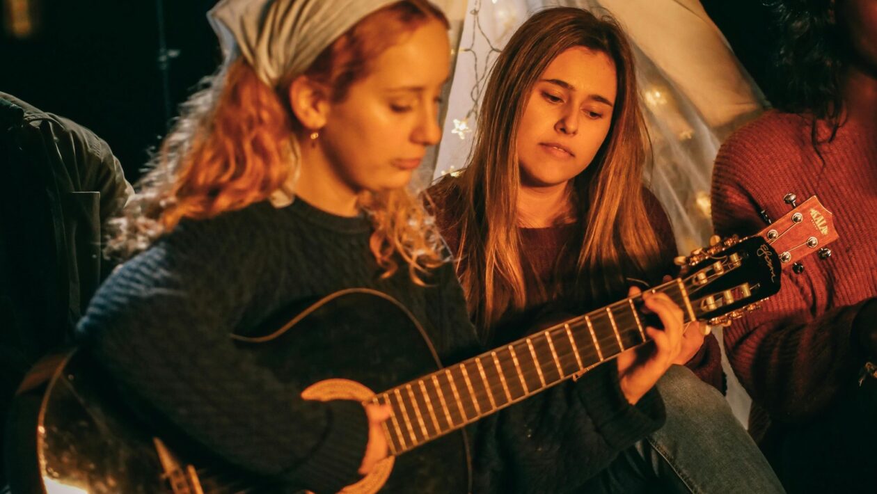DJ kultúra a klubová scéna: Performance, mixovanie a komunitný zážitok