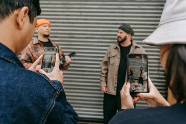 Samohlásky, spoluhlásky a rytmický zákon: Fonologické javy a ich pravidlá